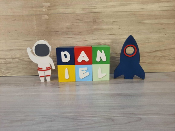 Kit Espacial - Nome em Cubos 6 Letras + Foguete + Astronauta