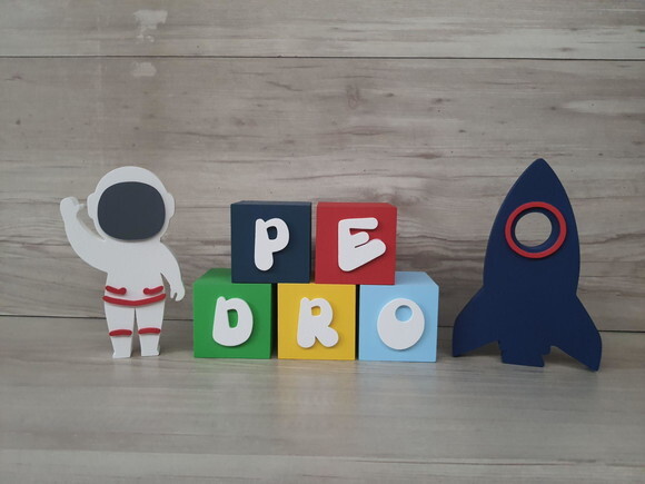 Kit Espacial - Nome em Cubos 5 Letras + Foguete + Astronauta