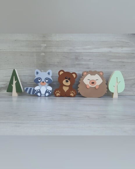 Kit Guaxinim, Porco Espinho, Ursinho e Árvores - 15 cm - mdf