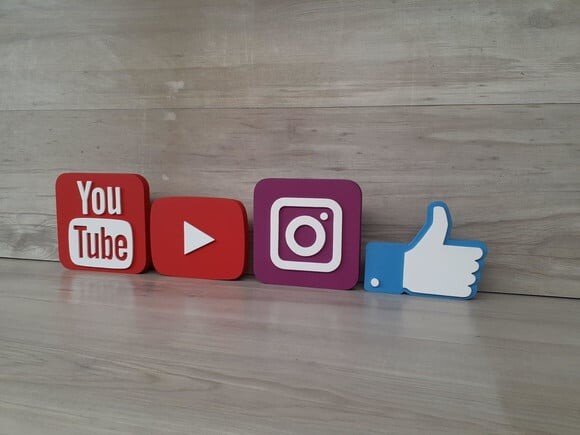 Kit Mídias Sociais - Peças de Mesa em mdf