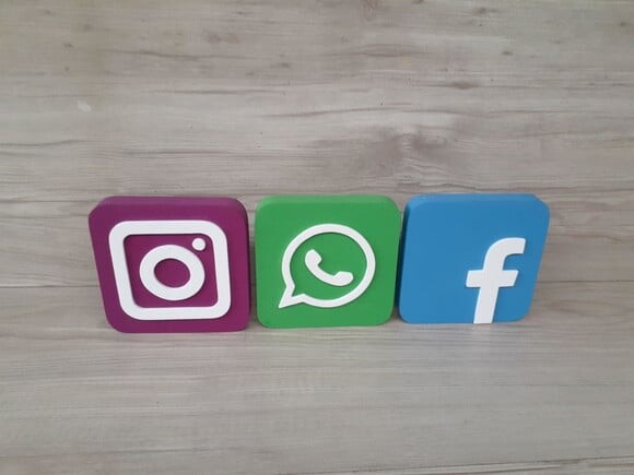 Kit Mídias Sociais - Peças de Mesa em mdf - 12 cm