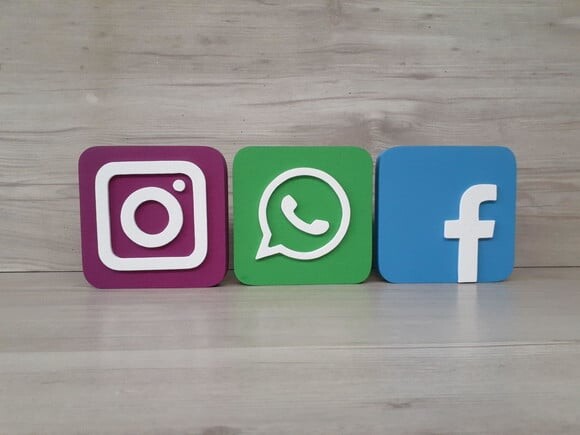 Kit Mídias Sociais - Peças de Mesa em mdf - 12 cm
