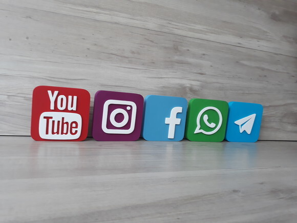 Kit Mídias Sociais - Peças de Mesa em mdf - 12 cm