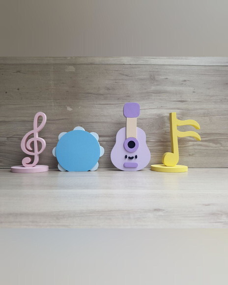 Kit Musical em mdf - 2 Notas Musicais, Pandeiro e Violão