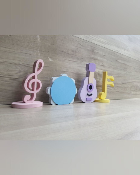 Kit Musical em mdf - 2 Notas Musicais, Pandeiro e Violão