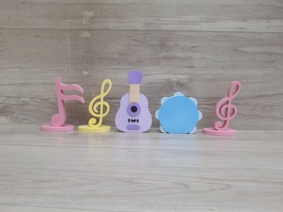 Kit Musical em mdf - 3 Notas Musicais, Pandeiro e Violão