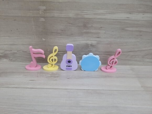 Kit Musical em mdf - 3 Notas Musicais, Pandeiro e Violão