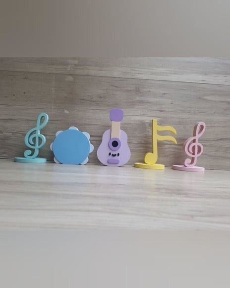 Kit Musical em mdf - 3 Notas Musicais, Pandeiro e Violão