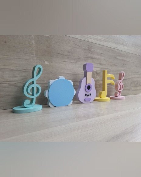 Kit Musical em mdf - 3 Notas Musicais, Pandeiro e Violão