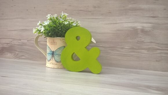 Letra & - modelo PK vazado padrão - 10 cm