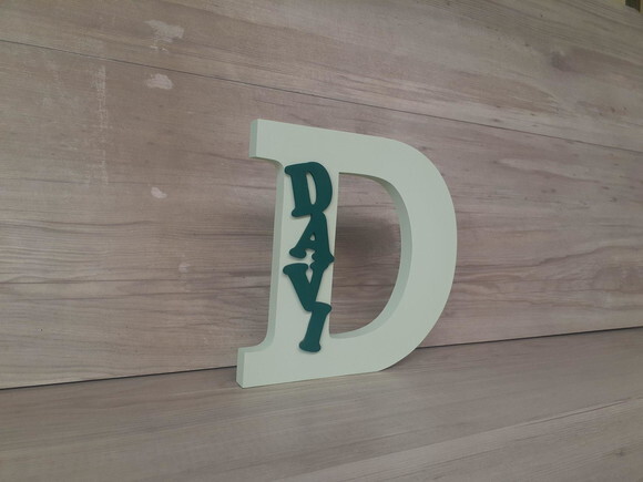 Letra com Aplique do Nome - 20 cm - Peça de Mesa em mdf