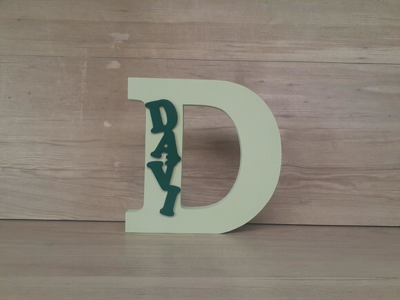 Letra com Aplique do Nome - 20 cm - Peça de Mesa em mdf