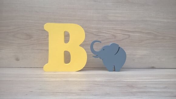 Letra em MDF - modelo CB - 15 cm + Elefante 10 cm