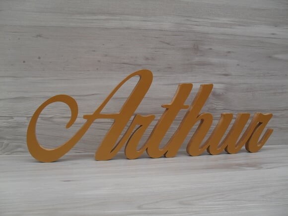 Nome de mesa em MDF - Linha Clássicos BOP - Arthur 13 cm