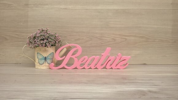 Nome de Mesa em mdf - Linha Clássicos Bop - Beatriz 10 cm