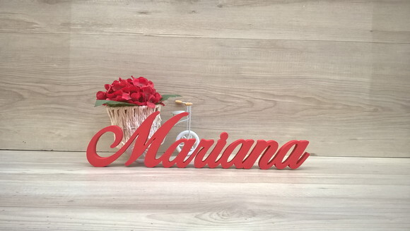 Nome de Mesa em mdf - Linha Clássicos Bop - Mariana 10 cm