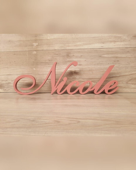 Nome de Mesa em mdf - Linha Clássicos Eng - Nicole - 18 cm
