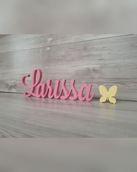 Nome de Mesa em mdf - Linha Ls - Larissa 13 cm + Borboleta