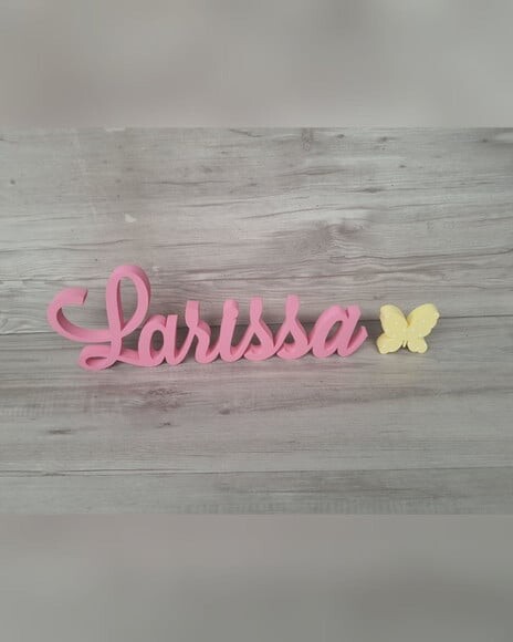 Nome de Mesa em mdf - Linha Ls - Larissa 13 cm + Borboleta