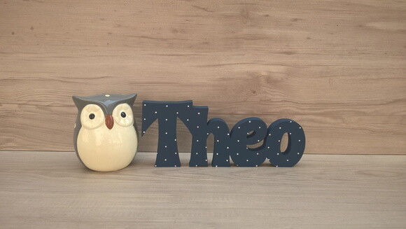 Nome de Mesa em mdf - Linha Sr com Poá - Theo 15 cm