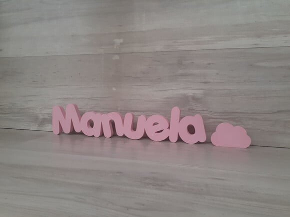 Nome de Mesa em mdf - Mod Pk Padrão + Nuvem Manuela 10cm