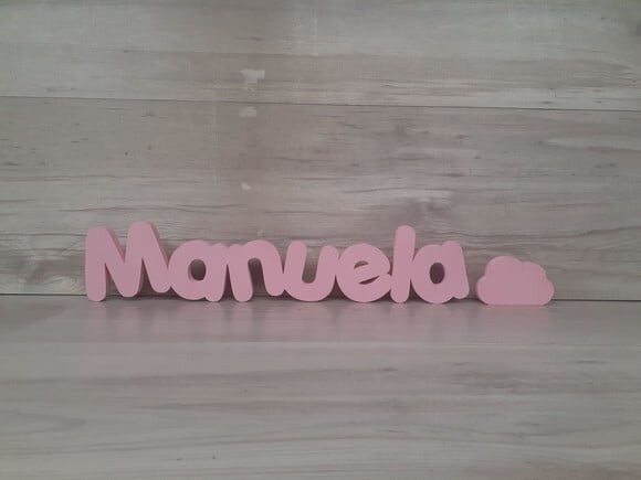 Nome de Mesa em mdf - Mod Pk Padrão + Nuvem Manuela 10cm