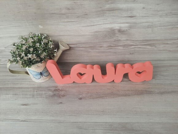 Nome de Mesa em mdf - Mod Pk Vazado Coração - Laura 10 cm