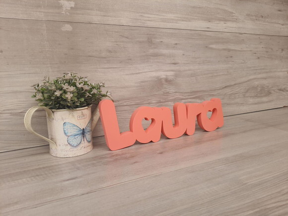 Nome de Mesa em mdf - Mod Pk Vazado Coração - Laura 10 cm