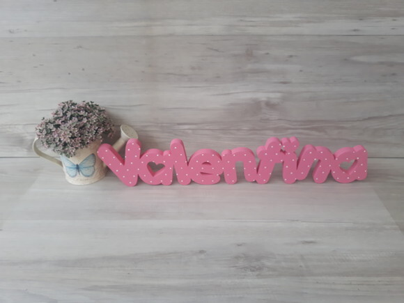 Nome de mesa em MDF - Mod PK Vazado Coração - Valentina 10cm