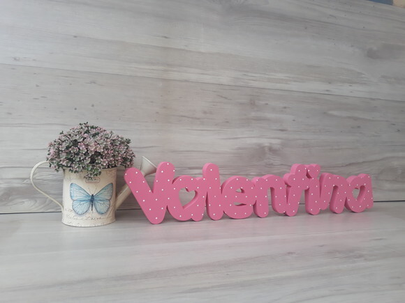 Nome de mesa em MDF - Mod PK Vazado Coração - Valentina 10cm