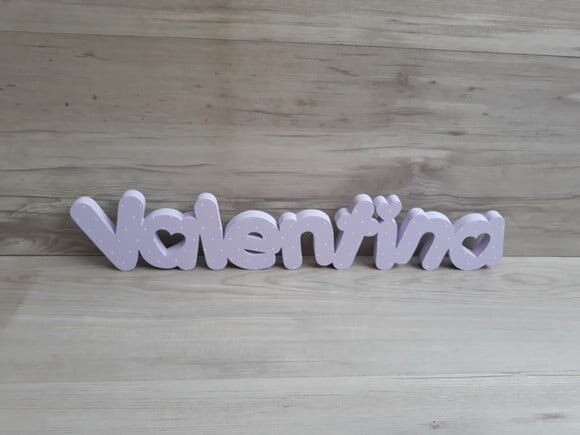 Nome de mesa em MDF - Mod PK Vazado Coração - Valentina 10cm