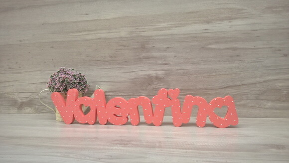 Nome de mesa em MDF - Mod PK Vazado Coração - Valentina 10cm