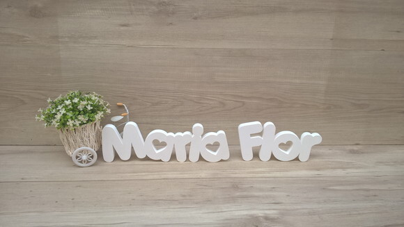 Nome de mesa em MDF - Mod PK Vazado Coração- Maria Flor 10cm