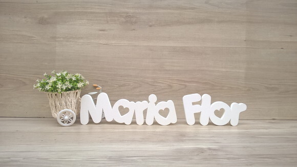 Nome de mesa em MDF - Mod PK Vazado Coração- Maria Flor 10cm