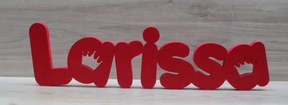 Nome de Mesa em mdf - Mod Pk Vazado Coroa - Larissa 10 cm