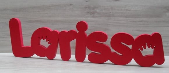 Nome de Mesa em mdf - Mod Pk Vazado Coroa - Larissa 10 cm