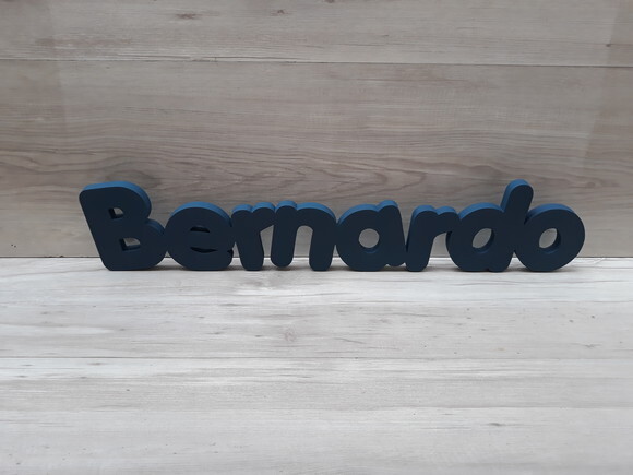 Nome de mesa em MDF - Mod PK Vazado Padrão - Bernardo 13 cm