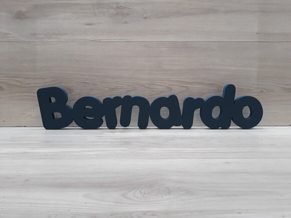 Nome de mesa em MDF - Mod PK Vazado Padrão - Bernardo 13 cm