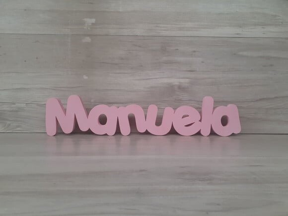 Nome de Mesa em mdf - Mod Pk Vazado Padrão - Manuela 10cm