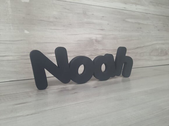 Nome de Mesa em mdf - Mod Pk Vazado Padrão - Noah 10 cm