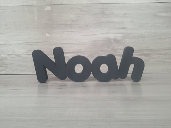 Nome de Mesa em mdf - Mod Pk Vazado Padrão - Noah 10 cm