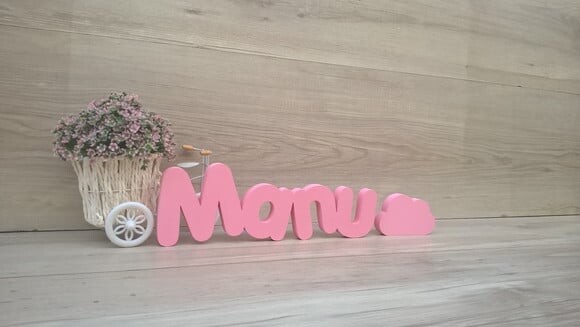 Nome de mesa em MDF - Mod PK Vazado Padrão + Nuvem Manu 10cm