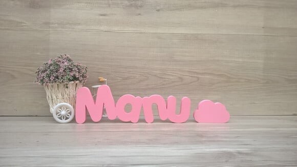 Nome de mesa em MDF - Mod PK Vazado Padrão + Nuvem Manu 10cm