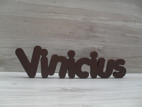 Nome de mesa em MDF - Mod PK Vazado Padrão - Vinicius 10 cm