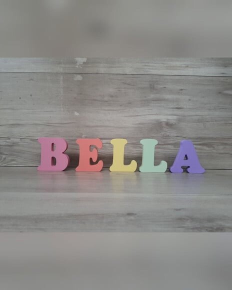 Nome de Mesa em mdf - Modelo Arco Íris - 8 cm