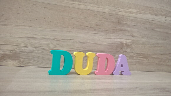Nome de mesa em MDF - Modelo Arco Íris - 8 cm