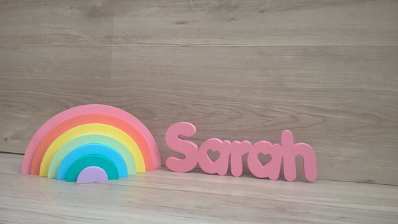 Nome de mesa em MDF - Sarah 10 cm + Arco Íris + Nuvens