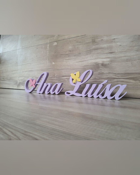 Nome de Mesa em mdf com Aplique Borboleta- Ana Luísa - 10 cm
