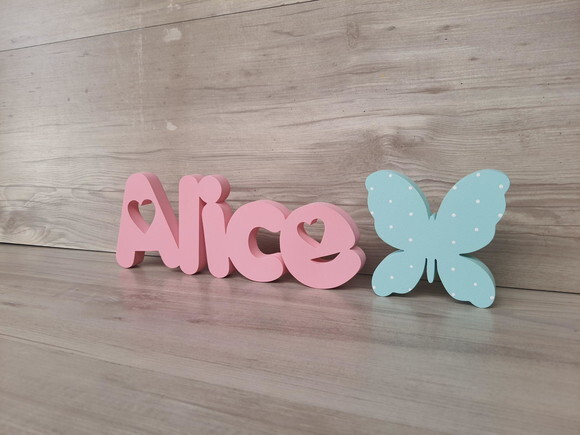 Nome de Mesa em mdf Mod Pk Coração - Alice 10 cm + Borboleta