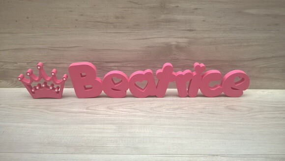 Nome de mesa em MDF Mod PK Coração + Coroa - Beatrice 10 cm